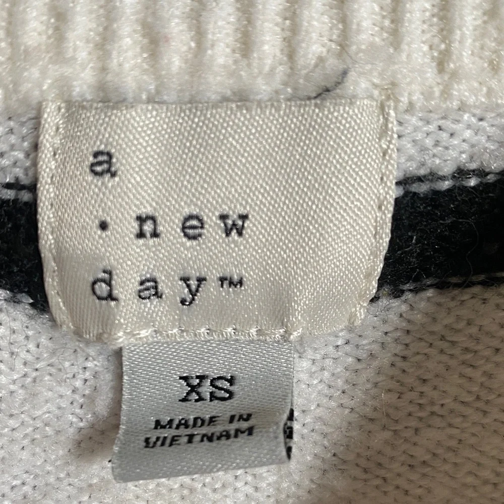 A New Day Striped Knit Sweater Women’s XS White Black